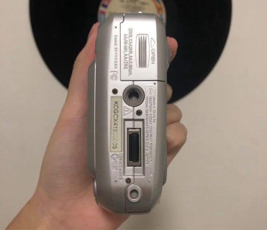 Kodak Easyshare CX7300 (Category: Cameras) located in Cainta. Submitted by andie.sell (Listing ID 1389005712, Image 3). Description: Selling my pre loved digi cam! -no issues -flash working -buttons working *no batteries and sd card included* PM for sample photos! .