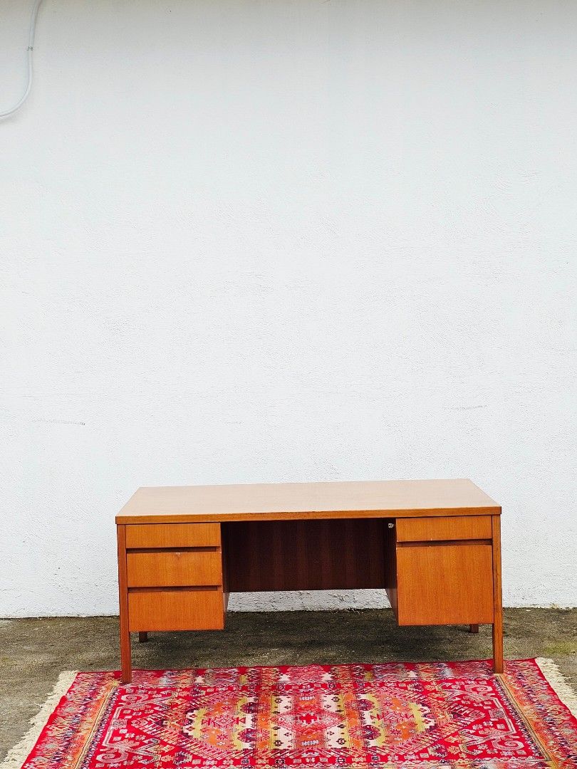 Large oversized vintage Mcm executive desk table (Category: Tables & Sets) located in Guiguinto. Submitted by eypee_knows (Listing ID 1388942925, Image 2). Description: Large oversized vintage Mcm executive desk table *Some wear & scratches consistent with age & use but overall in great condition Dimensions: L- 63 inches W- 33.5 H- 27.