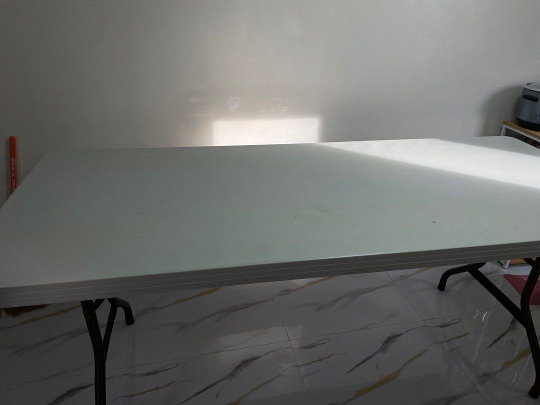 LIFETIME LONG TABLE SIX FEET LONG (Category: Other Kitchenware & Tableware) located in Makati City. Submitted by cathymars13 (Listing ID 1389107685, Image 3). Description: BAWAS GAMIT PO ‼️RUSH‼️RUSH FOR SALE FOLDING TABLE 6FTH Lifetime Brand 3.5k nalang po may bawas pa po for sure buyer May issue na po rusting na yung paa. Loc Pagsinag East.