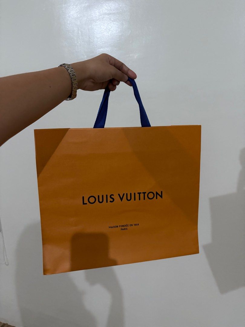 Louis Vuitton LV Paper Bag Medium (Category: Luxury Bags & Wallets) located in San Fernando. Submitted by srhgrc (Listing ID 1389010104, Image 1). Description: Negotiable Can ship via J&T or Bus.