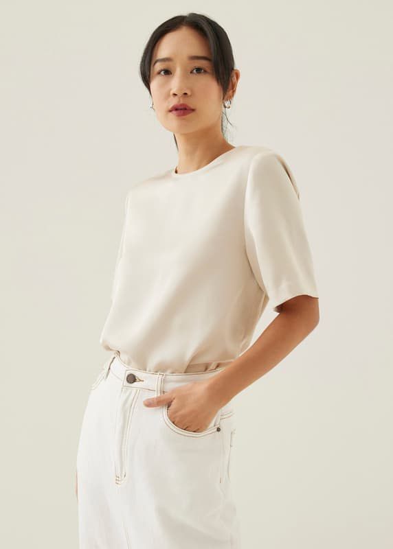 Love Bonito Silk Top (Category: Blouses) located in San Mateo. Submitted by decluttereraaaa (Listing ID 1389046917, Image 1). Description: .
