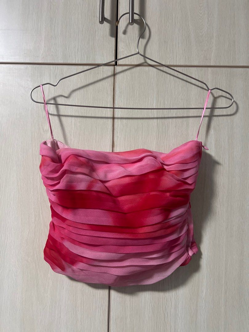 Mango Pink Tube Top (Category: Sleeveless) located in San Mateo. Submitted by decluttereraaaa (Listing ID 1389045725, Image 3). Description: .