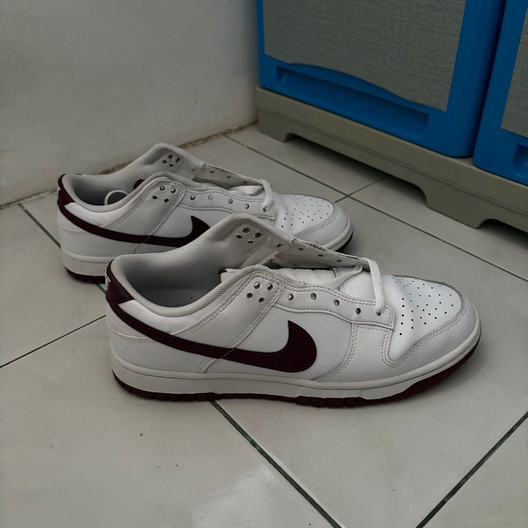 Nike Dunk Low (Category: Sneakers) located in Quezon City. Submitted by superjonpatrick (Listing ID 1388932513, Image 2). Description: For sale: Nike Dunk Low Size 8.5 US Men's Used (in excellent condition) No sole separation Minimal heel drags No box (can provide replacement) 2500.00 PhP (negotiable) Tandang Sora, Quezon City.