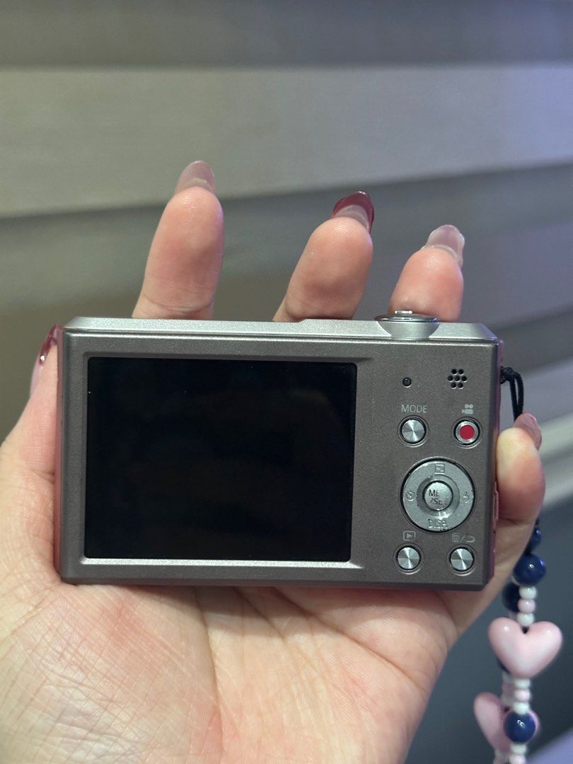 Panasonic lumix dmc-sz3 (Category: Cameras) located in General Trias. Submitted by secondhandthingzz (Listing ID 1389062753, Image 3). Description: Negotiable Resolution: 16.1 MP • 10x Optical Zoom • 2.7” LCD Screen • HD 720p Video Recording • Optical Image Stabilization (Mega O.I.S.) • Intelligent Auto Mode • Slim + stylish compact body • Fully working — lens, flash, buttons all smooth japanese language Functional issue: none Inclusions: • ❀ Uni
