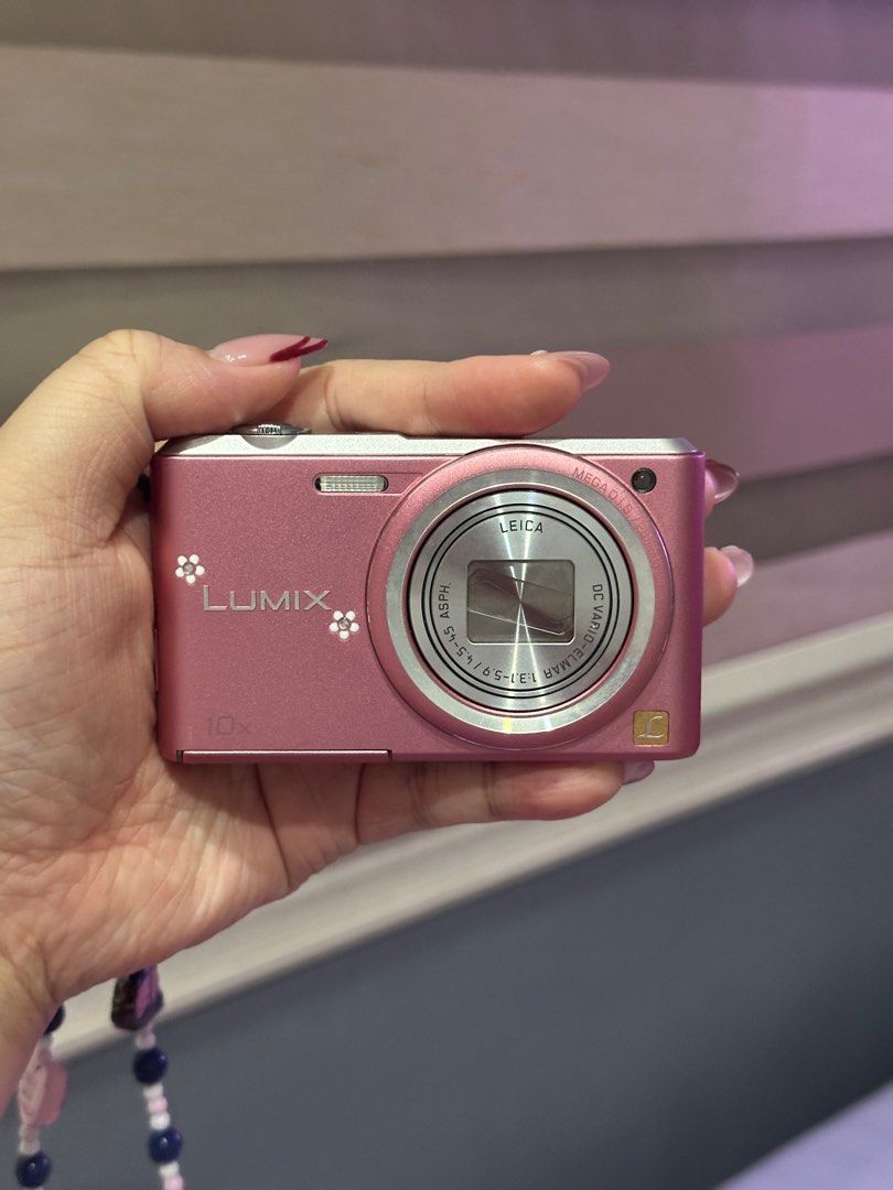 Panasonic lumix dmc-sz3 (Category: Cameras) located in General Trias. Submitted by secondhandthingzz (Listing ID 1389062753, Image 2). Description: Negotiable Resolution: 16.1 MP • 10x Optical Zoom • 2.7” LCD Screen • HD 720p Video Recording • Optical Image Stabilization (Mega O.I.S.) • Intelligent Auto Mode • Slim + stylish compact body • Fully working — lens, flash, buttons all smooth japanese language Functional issue: none Inclusions: • ❀ Uni
