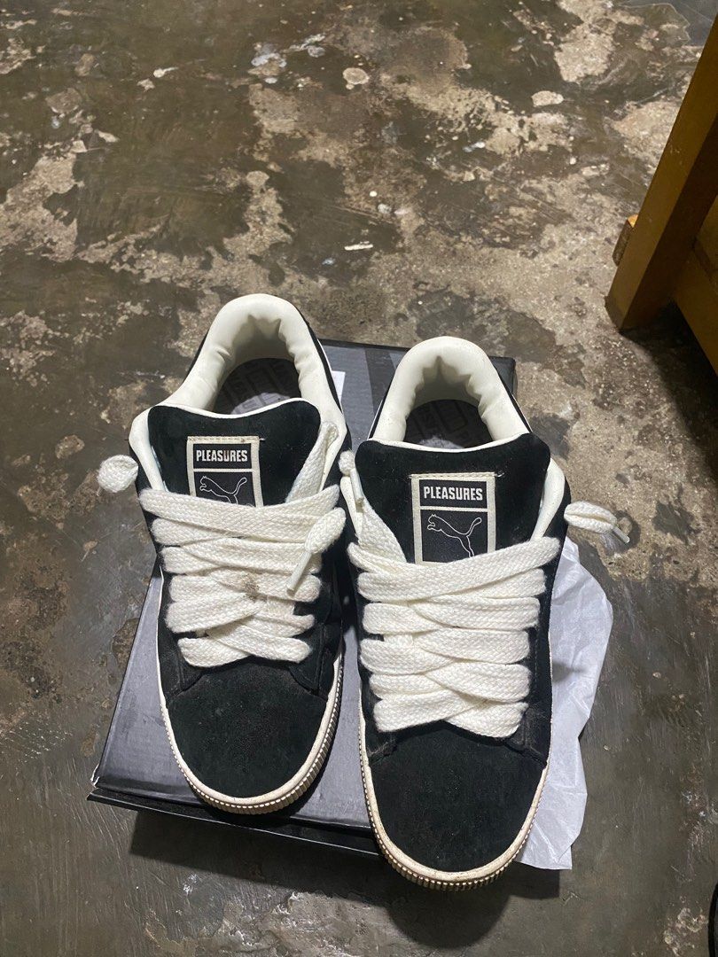 PUMA Suede XL (Category: Sneakers) located in Tarlac. Submitted by cbmollida267541 (Listing ID 1389084299, Image 2). Description: Size 10 With box and extra lace No issue (need wash) As new condi Rfs: declutter Nego.