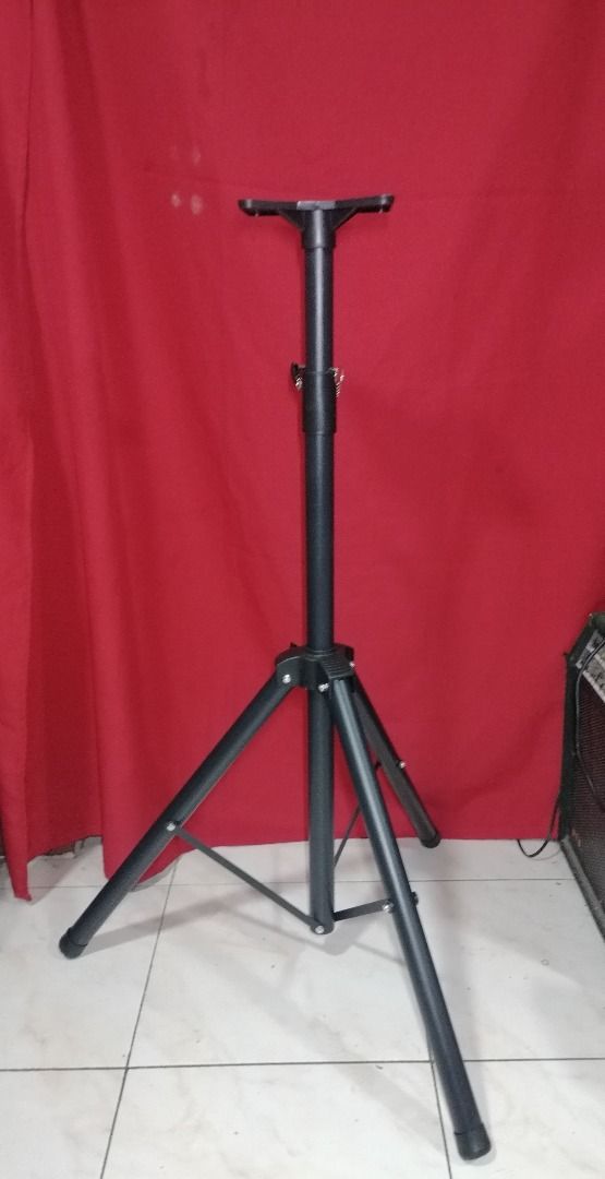 Speaker stand tripod speaker stand (Category: Soundbars, Speakers & Amplifiers) located in Quezon City. Submitted by newwhale.f1c027 (Listing ID 1388921372, Image 2). Description: P600 each speaker stand tripod Brandnew pick up Lagro fairview Q.C. or via delivery lalamove rider po. Delivery fee sagot po ni buyer.. Pwed din kayo ang mag book ng rider..fb page BSAonlinestore .