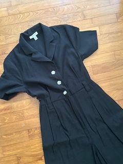 (Category: ) located in . Submitted by secondhand-clothing (Listing ID 1388969490, Image 1). Description: .