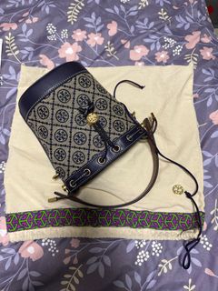 （分類：）位於 。 由 tammycwn 提交（商品編號 1388989491，圖片 1）。簡介： 。