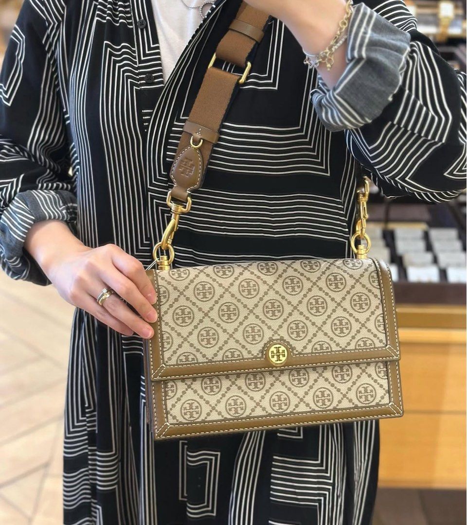 Tory burch t monogram bag (Category: Luxury Bags & Wallets) located in Calamba. Submitted by biyanggg (Listing ID 1389038389, Image 3). Description: Plus sf Lalamove ready.