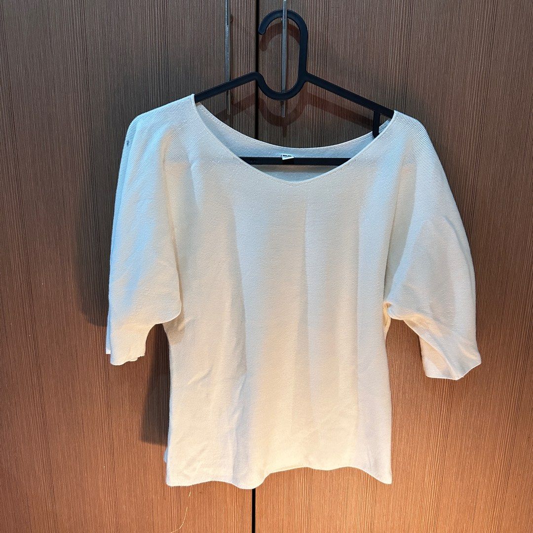 uniqlo white long sleeves top (Category: Blouses) located in Manila. Submitted by theinternetz (Listing ID 1389032736, Image 1). Description: .