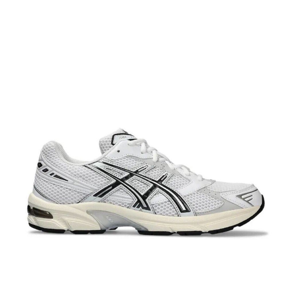 (US 8.5/9) Asics Gel 1130 Cloud White Grey Black Silver Cream Off (Category: Sneakers) located in Singapore. Submitted by chillingimavillain (Listing ID 1388931797, Image 1). Description: BNDS Asics 1130 Cloud White Grey US 8.5 US 9 💯 Authentic, able to show proof of purchase upon transaction if needed IG & Tiktok: @chillingimavillain Carousell: @chillingimavillain @chillingimavillain_streetwear @chillingimavillain_sneakerstwo @chillingimavillai