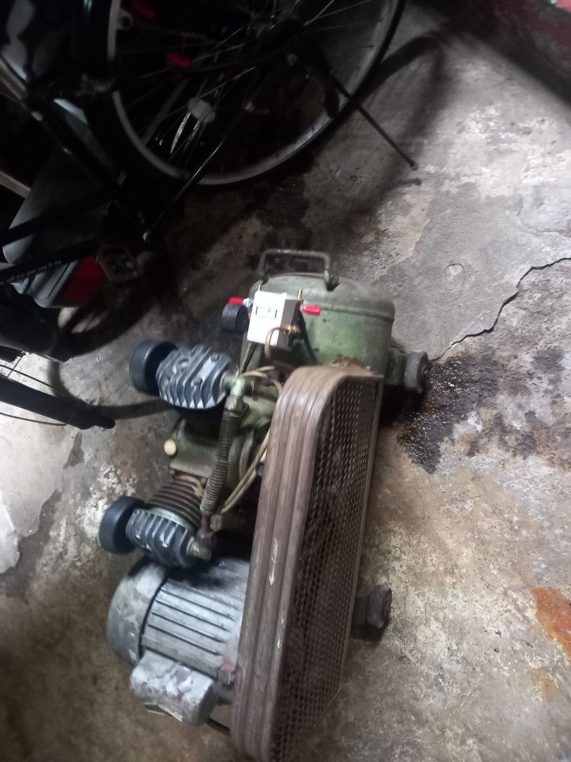 Vespa compressor (Category: Construction Tools & Equipment) located in Binangonan. Submitted by emmanv7 (Listing ID 1388927052, Image 3). Description: .