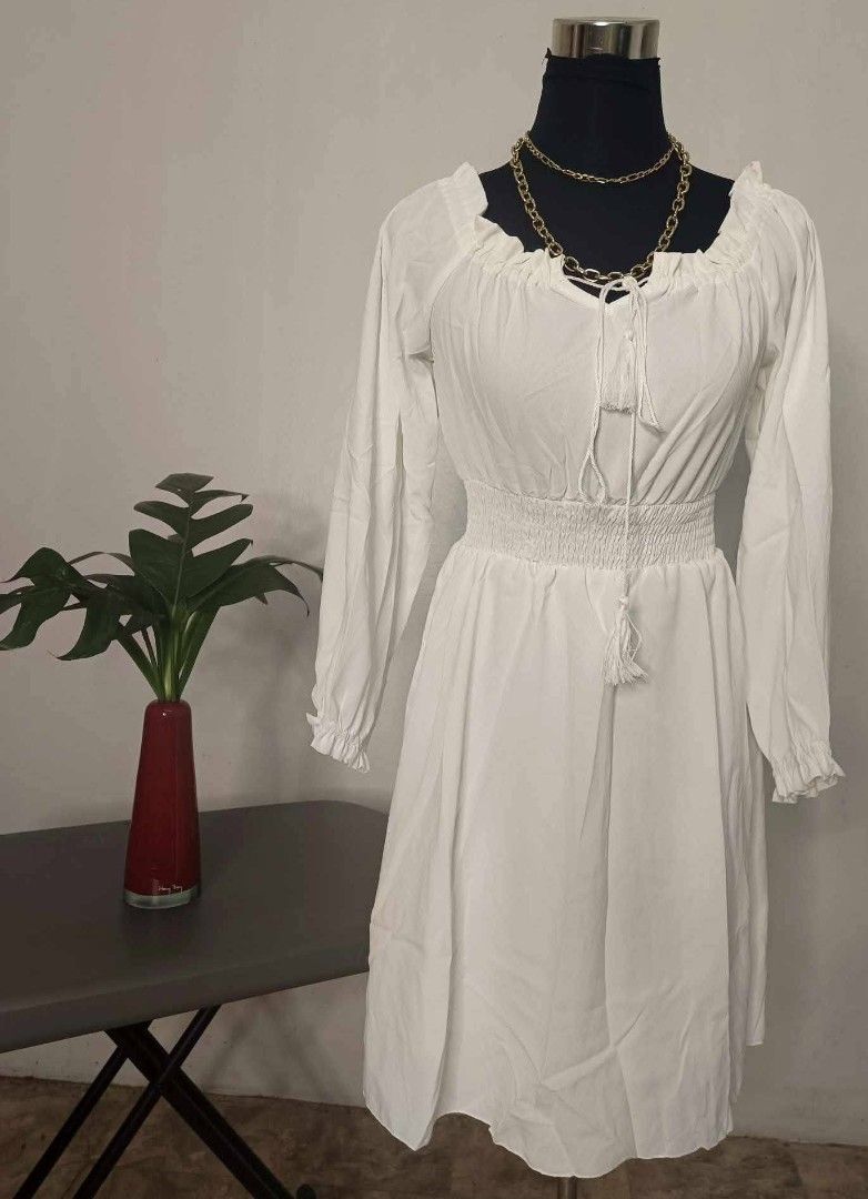 white dress (Category: Dresses) located in Marikina City. Submitted by patchuchay_24 (Listing ID 1389085720, Image 1). Description: best fits medium.