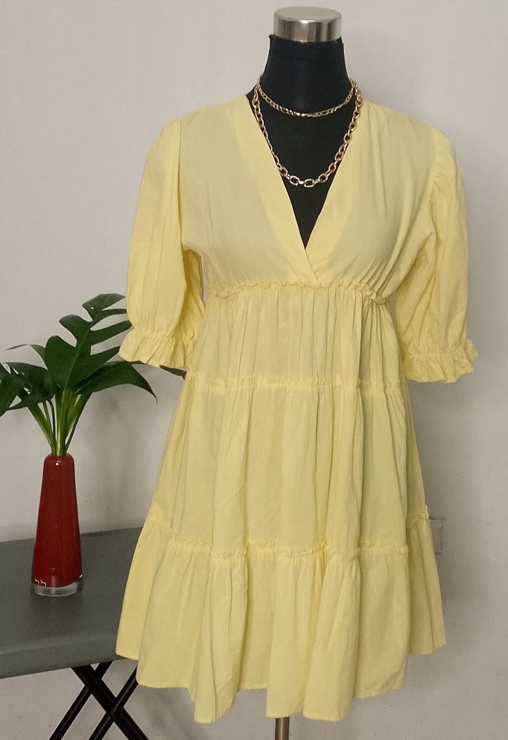 Yellow dress (Category: Dresses) located in Marikina City. Submitted by patchuchay_24 (Listing ID 1389083250, Image 1). Description: best fits medium to semi large.