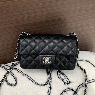 (Category: ) located in . Submitted by millen.outlet (Listing ID 1389243893, Image 1). Description: .