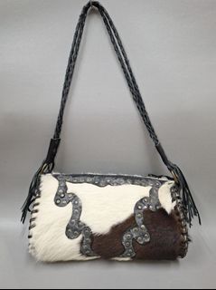 Leather Braided Strap Shoulder bag 皮革筒型手袋64224128549890110
