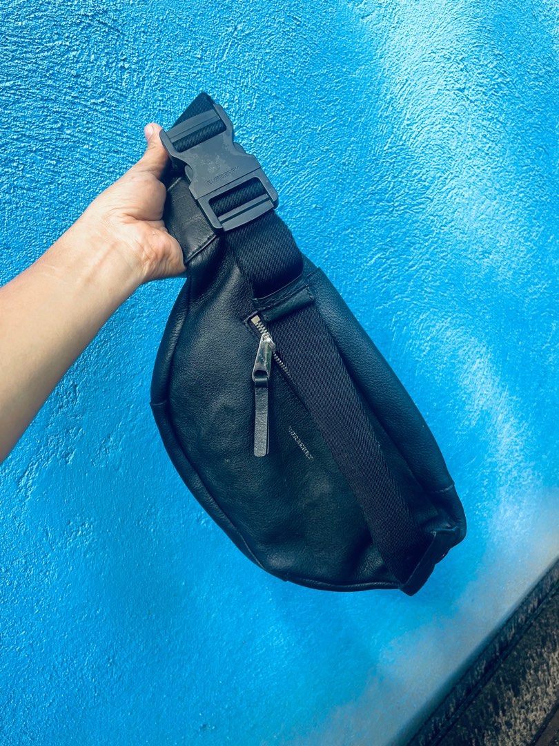 Authentic Burberry beltbag (Category: Luxury Bags & Wallets) located in Mambajao. Submitted by ckali (Listing ID 1389114615, Image 2). Description: Authentic Burberry beltbag Japan source No major issue.