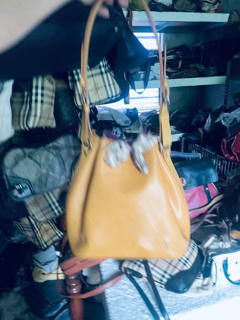 Authentic Lv epi bucket (Category: Luxury Bags & Wallets) located in Mambajao. Submitted by ckali (Listing ID 1389293784, Image 2). Description: Japan source issue No string But maganda pa naman.