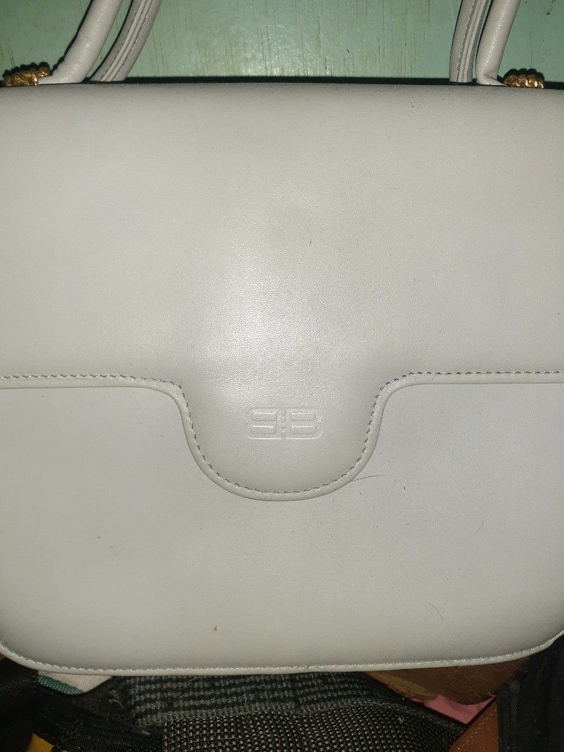 Balenciaga (Category: Luxury Bags & Wallets) located in El Salvador. Submitted by brianmaand71941 (Listing ID 1389234816, Image 3). Description: japan surplus bag like new condition no issue super ganda.