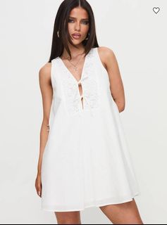 (Category: ) located in . Submitted by shopppwithmeee (Listing ID 1389112931, Image 1). Description: .