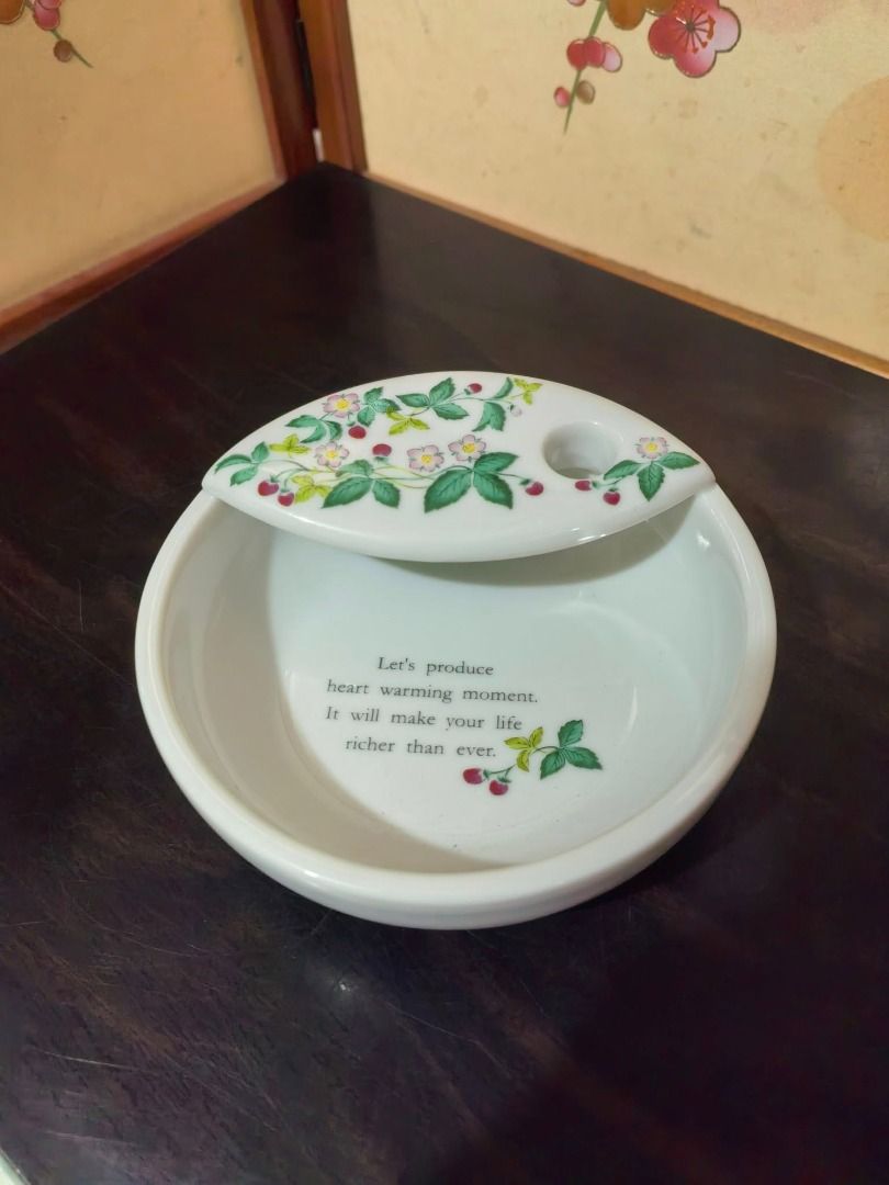 Ceramic Spoon rest (Category: Other Kitchenware & Tableware) located in Cebu City. Submitted by dudes_villanueva (Listing ID 1389255124, Image 1). Description: Spoon Rest Material: ceramic Wedgewood-style design Origin: Japan Stylish. Decorative kitchen item. Diameter: 11.5cm Height: 4cm.
