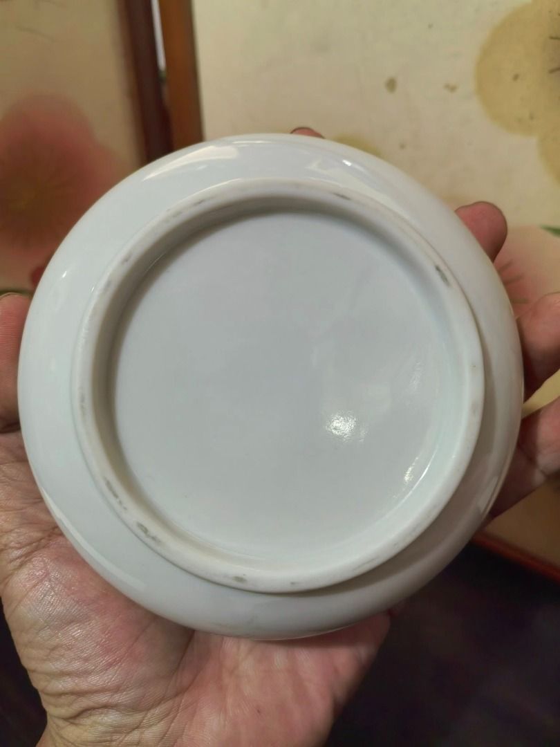 Ceramic Spoon rest (Category: Other Kitchenware & Tableware) located in Cebu City. Submitted by dudes_villanueva (Listing ID 1389255124, Image 2). Description: Spoon Rest Material: ceramic Wedgewood-style design Origin: Japan Stylish. Decorative kitchen item. Diameter: 11.5cm Height: 4cm.