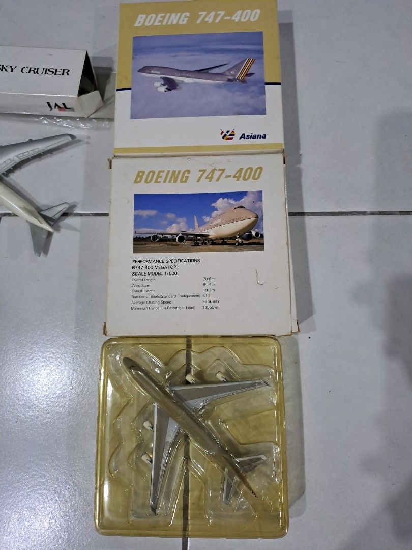plane (Category: Vintage Collectibles) located in Singapore. Submitted by figure21 (Listing ID 1389286758, Image 4). Description: 2 has open to view...nvr play with..all in gd condition. 4@ 15.cheers.