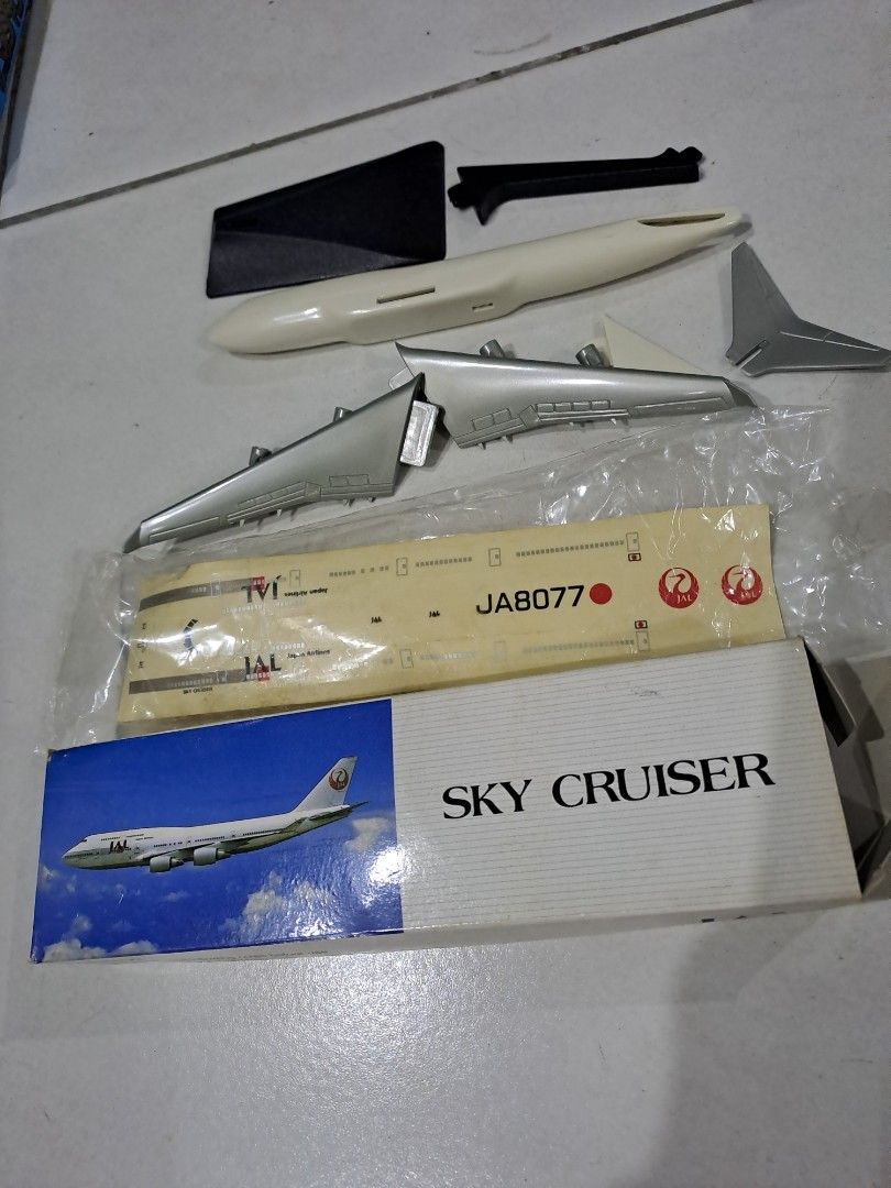 plane (Category: Vintage Collectibles) located in Singapore. Submitted by figure21 (Listing ID 1389286758, Image 2). Description: 2 has open to view...nvr play with..all in gd condition. 4@ 15.cheers.