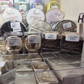 CT 輕盈無瑕蜜粉 0.8g 亮彩白1 Fair /自然白2 Medium64225817604099110