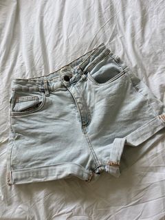 (Category: ) located in . Submitted by ellas404 (Listing ID 1389167761, Image 1). Description: .