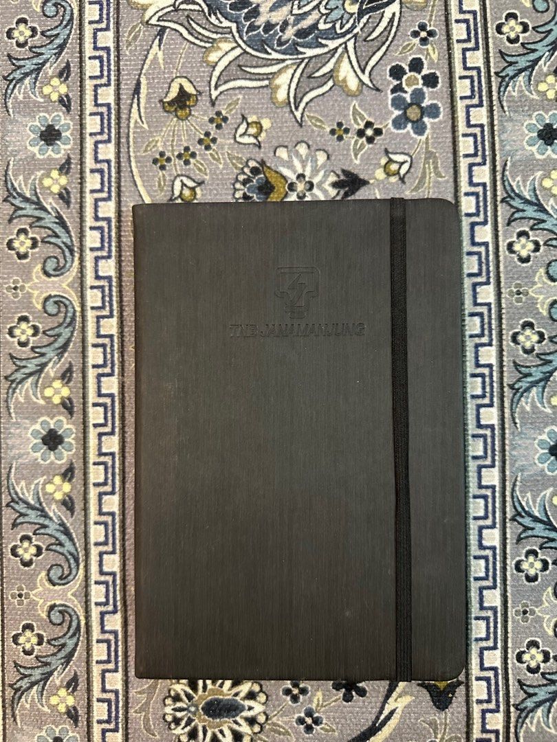 Diary Notebook (Category: Stationery & School Supplies) located in Ampang. Submitted by atikahnzmn (Listing ID 1389293580, Image 1). Description: .