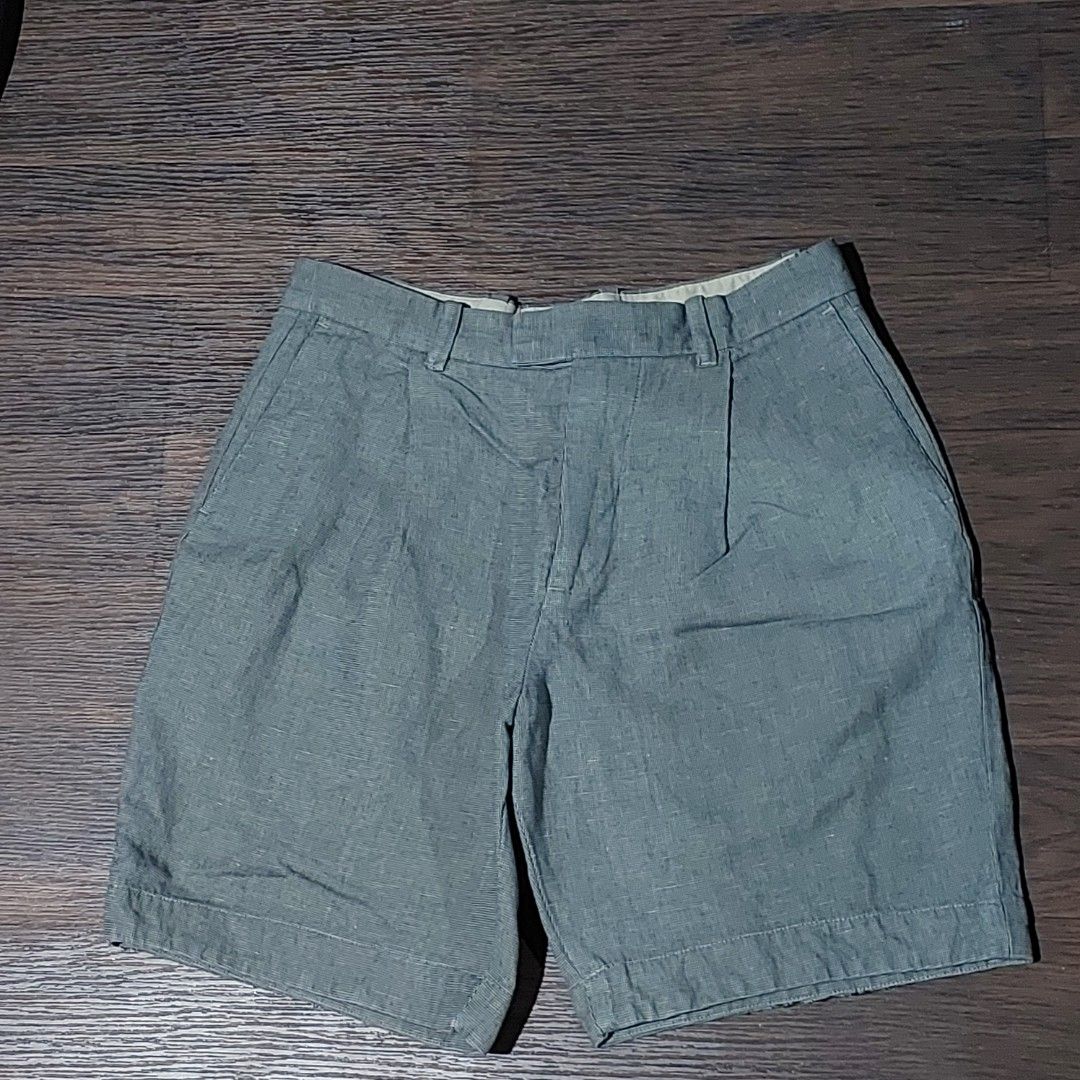 H&M bermuda shorts (Category: Shorts) located in Caloocan City. Submitted by jensapparel (Listing ID 1389110844, Image 1). Description: no issue, flaws good condition.