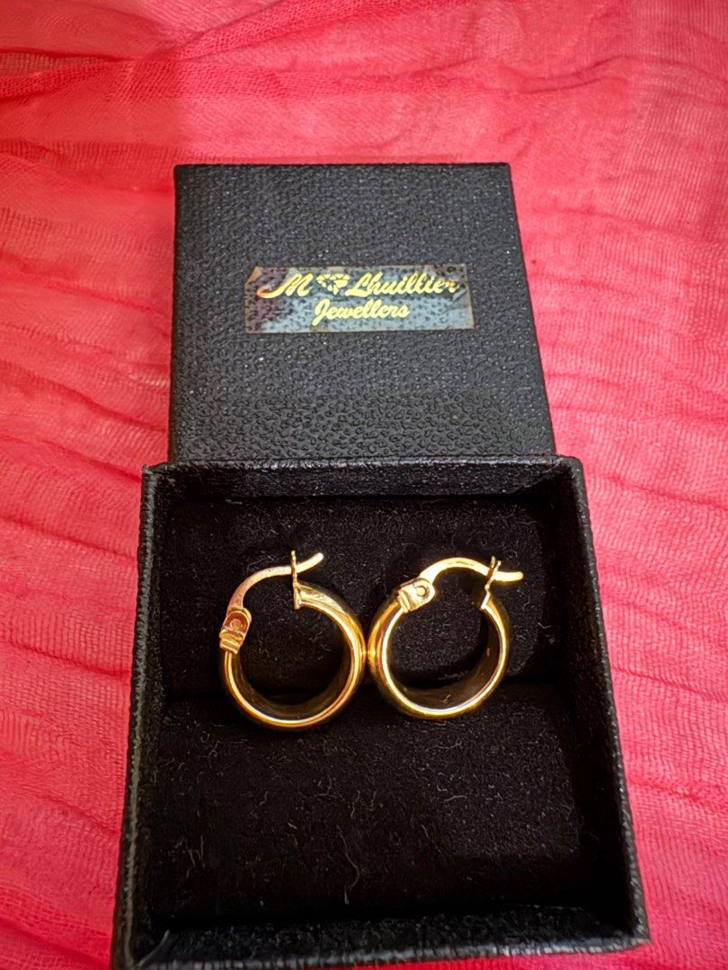 Hoop Earrings 18K Pawnable Gold (Category: Earrings) located in Cagayan de Oro. Submitted by authenticstuffsdecluttering (Listing ID 1389188878, Image 2). Description: This is solid. Not hollow. This is premium madeearring. Weight: 1.90 grams *updated as of march 4, 2026.