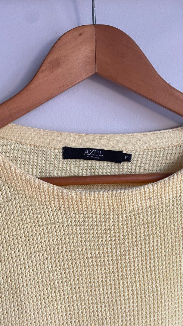 Knitware (Category: Longsleeves) located in Sungai Buloh. Submitted by readingmai (Listing ID 1389210737, Image 3). Description: .