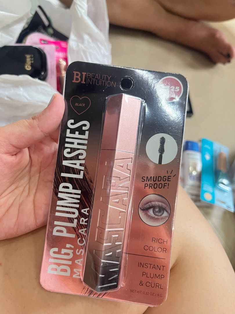Make up from usa (Category: Makeup) located in Tagum. Submitted by mats0830 (Listing ID 1389238920, Image 3). Description: 250 each bought in 🇺🇸 .