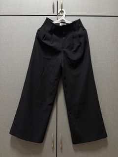 (Category: ) located in . Submitted by clothes_rack (Listing ID 1389230680, Image 1). Description: .