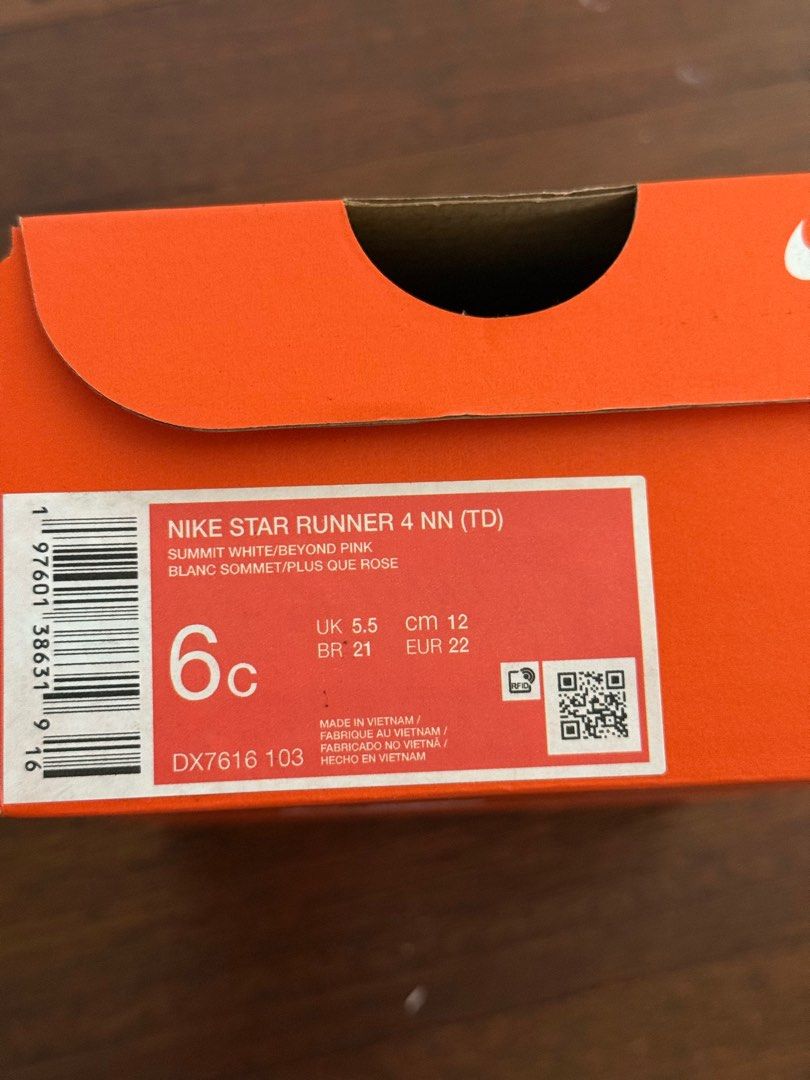 Nike Star Runner 4 (7C) (Category: Babies & Kids Fashion) located in Quezon City. Submitted by msafer (Listing ID 1389156829, Image 3). Description: Needs cleaning as seen in photos - pls manage expectations :).