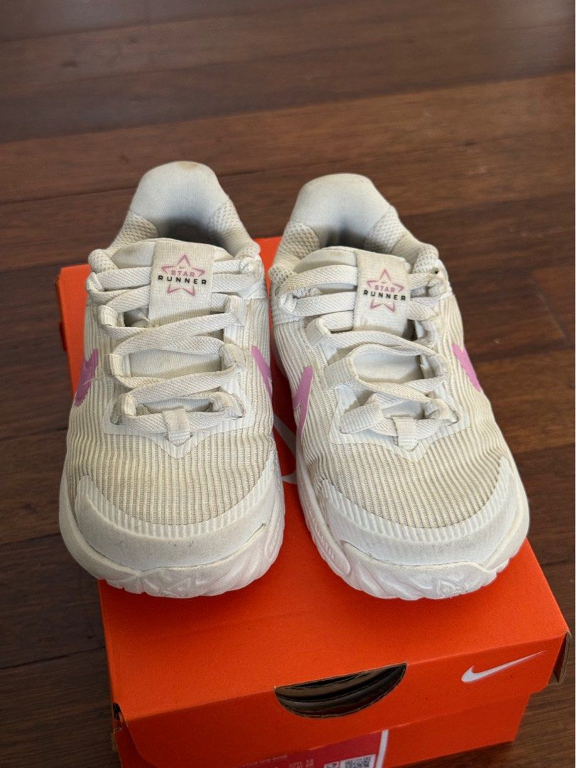 Nike Star Runner 4 (7C) (Category: Babies & Kids Fashion) located in Quezon City. Submitted by msafer (Listing ID 1389156829, Image 1). Description: Needs cleaning as seen in photos - pls manage expectations :).