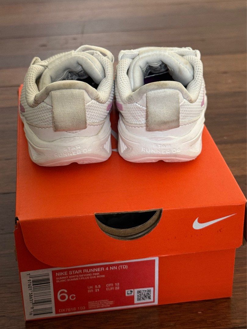 Nike Star Runner 4 (7C) (Category: Babies & Kids Fashion) located in Quezon City. Submitted by msafer (Listing ID 1389156829, Image 2). Description: Needs cleaning as seen in photos - pls manage expectations :).