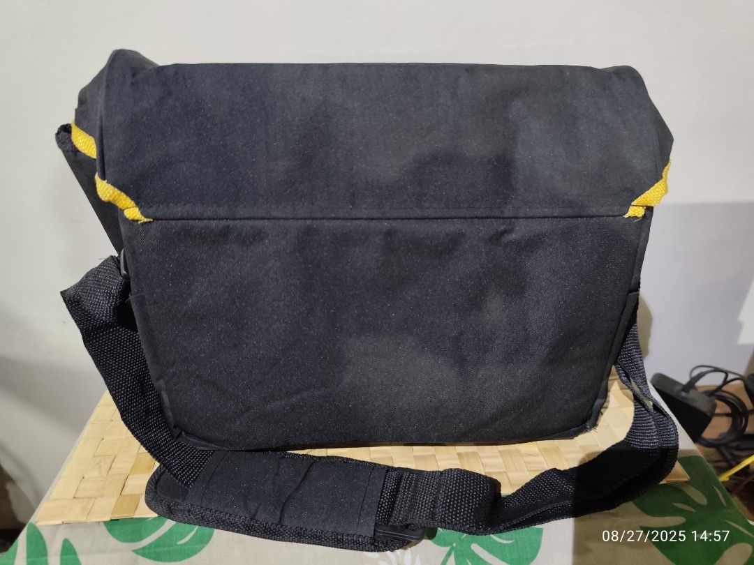 Nikon Big Camera Bag (Category: Camera Bags & Carriers) located in Quezon City. Submitted by fernan_jaranilla (Listing ID 1380670488, Image 2). Description: First to pay gets item. Please check our other listings for more items. Thank you..