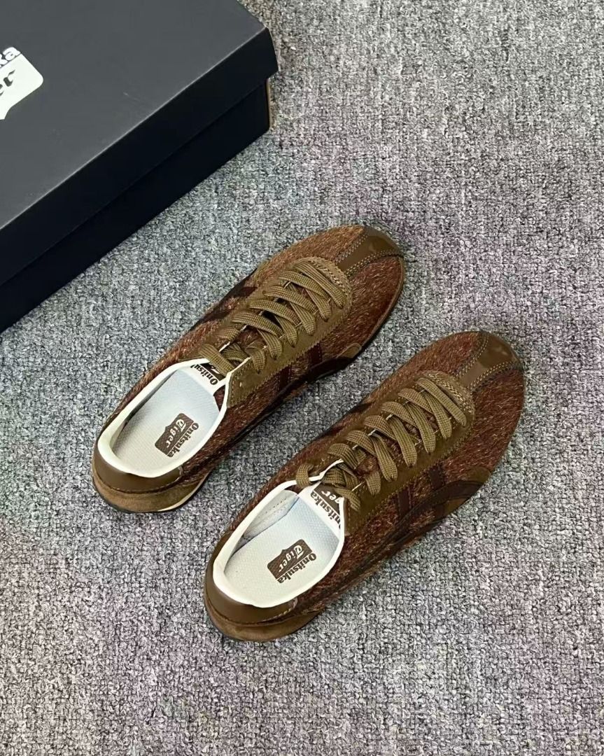 Onitsuka Tiger Mexico 66 Sneakers (Category: Sneakers) located in Singapore. Submitted by katherynew51502 (Listing ID 1389202544, Image 3). Description: - Onitsuka Tiger Mexico 66 - Unique brown color - Iconic stripes - Comfortable design - Perfect for everyday wear - Excellent condition size:eur36-45.