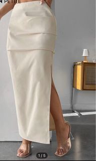 (Category: ) located in . Submitted by __closet.cleanup (Listing ID 1389218572, Image 1). Description: .