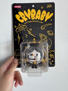 POPMART CRYBABY SITTING SPACE CAT限定フィギュア Crybaby Sitting Space Cat Figurine - 宇航猫 – Art Toy Familia