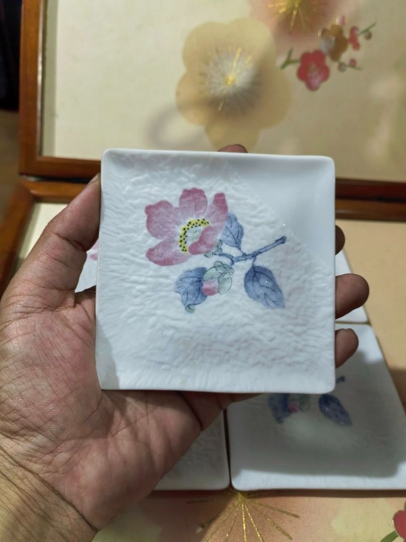 Ramekins Plate set of 4 (Category: Other Kitchenware & Tableware) located in Cebu City. Submitted by dudes_villanueva (Listing ID 1389262696, Image 2). Description: Square Flat Plate Ramekin Material: Ceramic Set of 5 Textured with Glittering Effect on Flower. 3.9x3.9 inch.