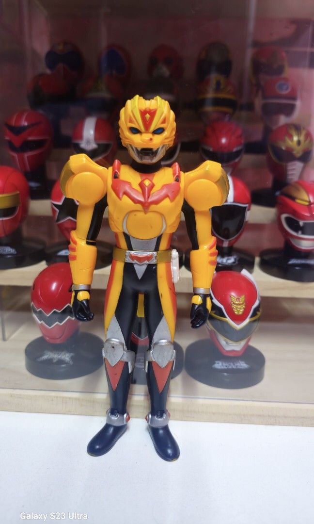 Sazer X Sofubi (Category: Figurines & Statues) located in Baling. Submitted by kafakhri (Listing ID 1389199106, Image 1). Description: Sazer Lio - RM35 postage - RM10 PM for buy.