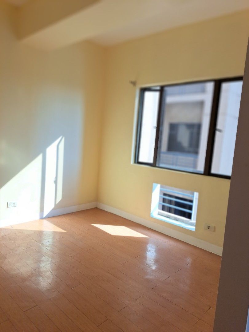 Two Bedrooms Unfurnished (Category: Apartments & Condos) located in Quezon City. Submitted by acf.pms (Listing ID 1389114172, Image 2). Description: 2 bedrooms Unfurnished 73 square meter 1 Maids room/laundry room Withprovision for internet and landline located at One orchard Condo , Eastwood City , Bagumbayan, Q.C. Pets: not allowed.