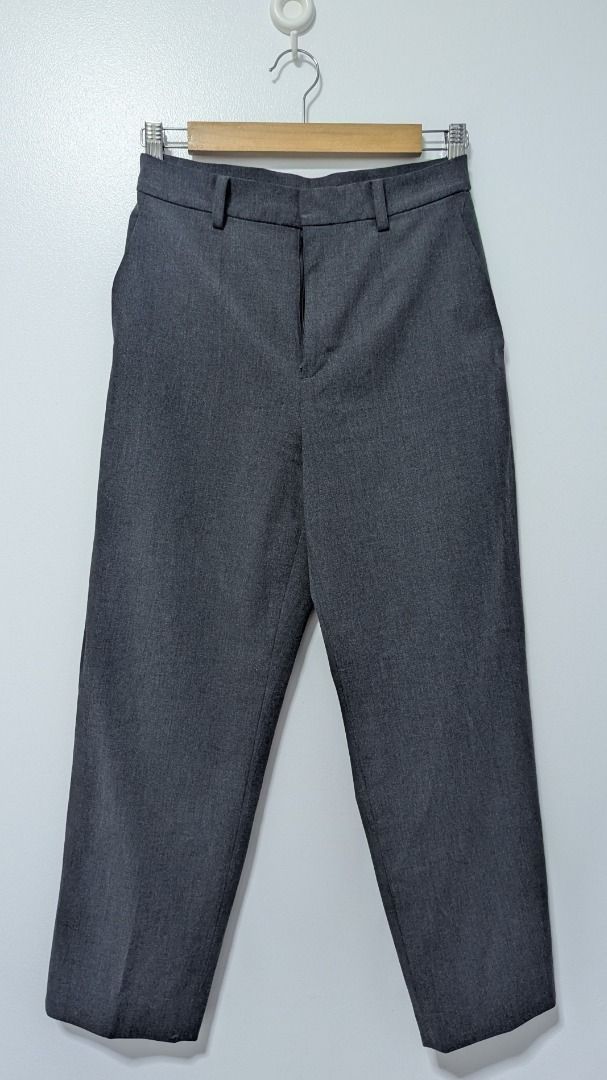 Uniqlo Smart Ankle Pants (Dark Gray) (Category: Other Bottoms) located in Quezon City. Submitted by q_archive (Listing ID 1389228755, Image 1). Description: ✳️ Available stocks (1): 1 - inseam 23.5" ❌ 1 - inseam 24" SOLD ✳️ Back pockets' temporary stitches still intact ✳️ Original price: 1,990.