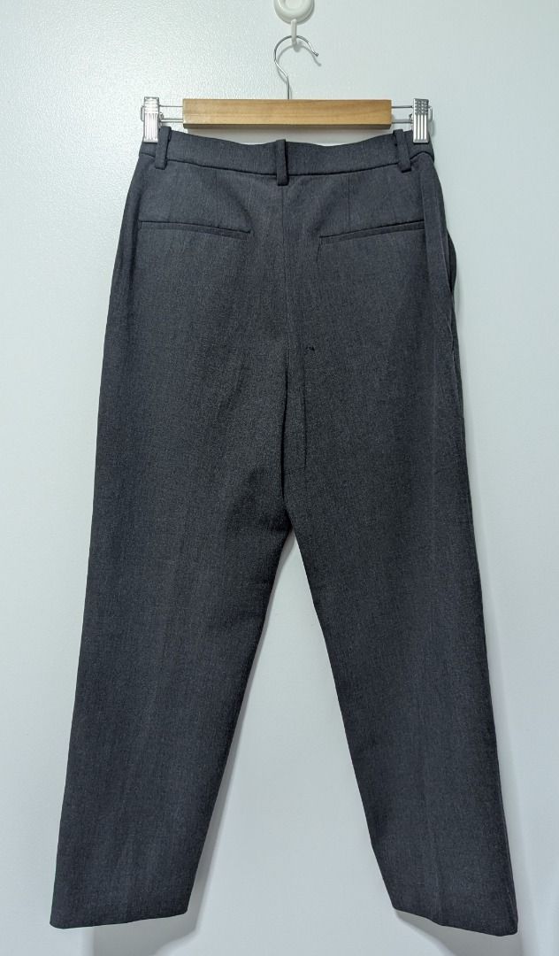 Uniqlo Smart Ankle Pants (Dark Gray) (Category: Other Bottoms) located in Quezon City. Submitted by q_archive (Listing ID 1389228755, Image 2). Description: ✳️ Available stocks (1): 1 - inseam 23.5" ❌ 1 - inseam 24" SOLD ✳️ Back pockets' temporary stitches still intact ✳️ Original price: 1,990.