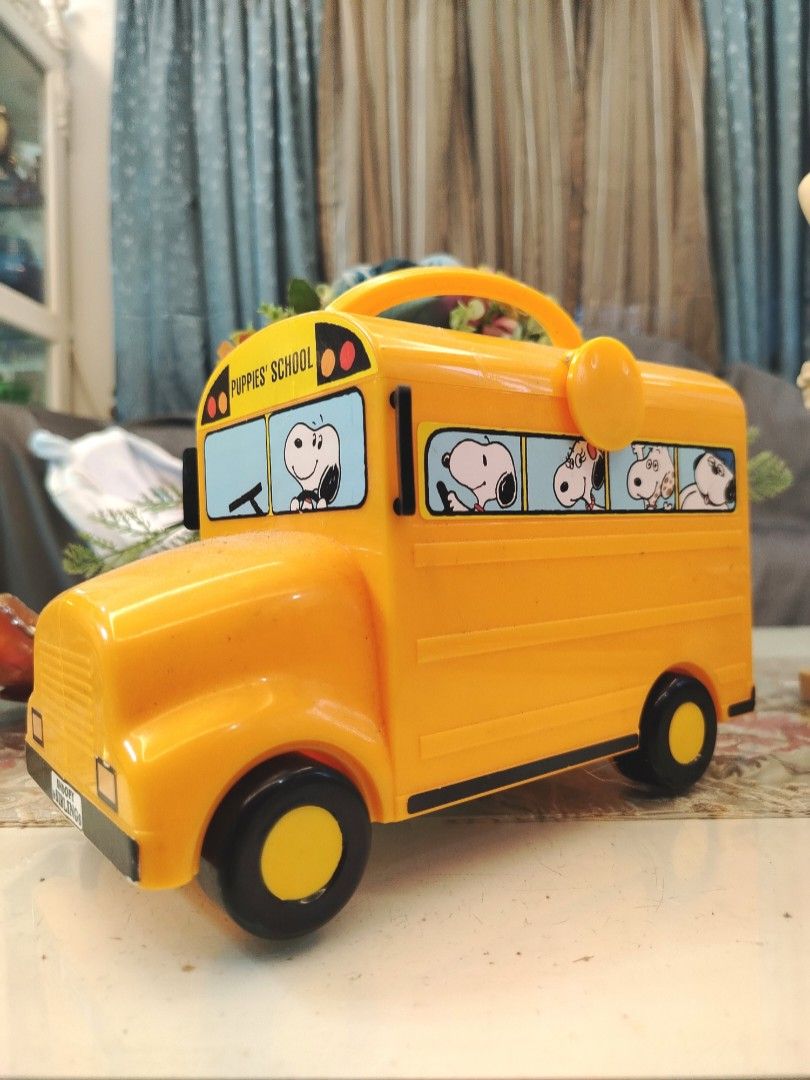 Universal Studios Japan Peanuts Snoopy & Siblings School Bus Plastic Container Case (Category: Food Organization & Storage) located in San Fernando. Submitted by jpmarketplace2023 (Listing ID 1389288062, Image 1). Description: 💚 All items are authentic from Japan. 💛 MOP: GCash (❌️ GCash Protect) 🩵 MOD: LBC only (❌️ S. Checkout, COD, COP) 💙 Meet-up: Vista Mall, San Fernando, Pampanga 💜 All items are on-hand. 🧡 First to pay gets the item firs